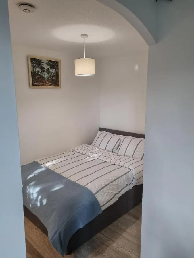 Surrey Quays Studio Apartment London